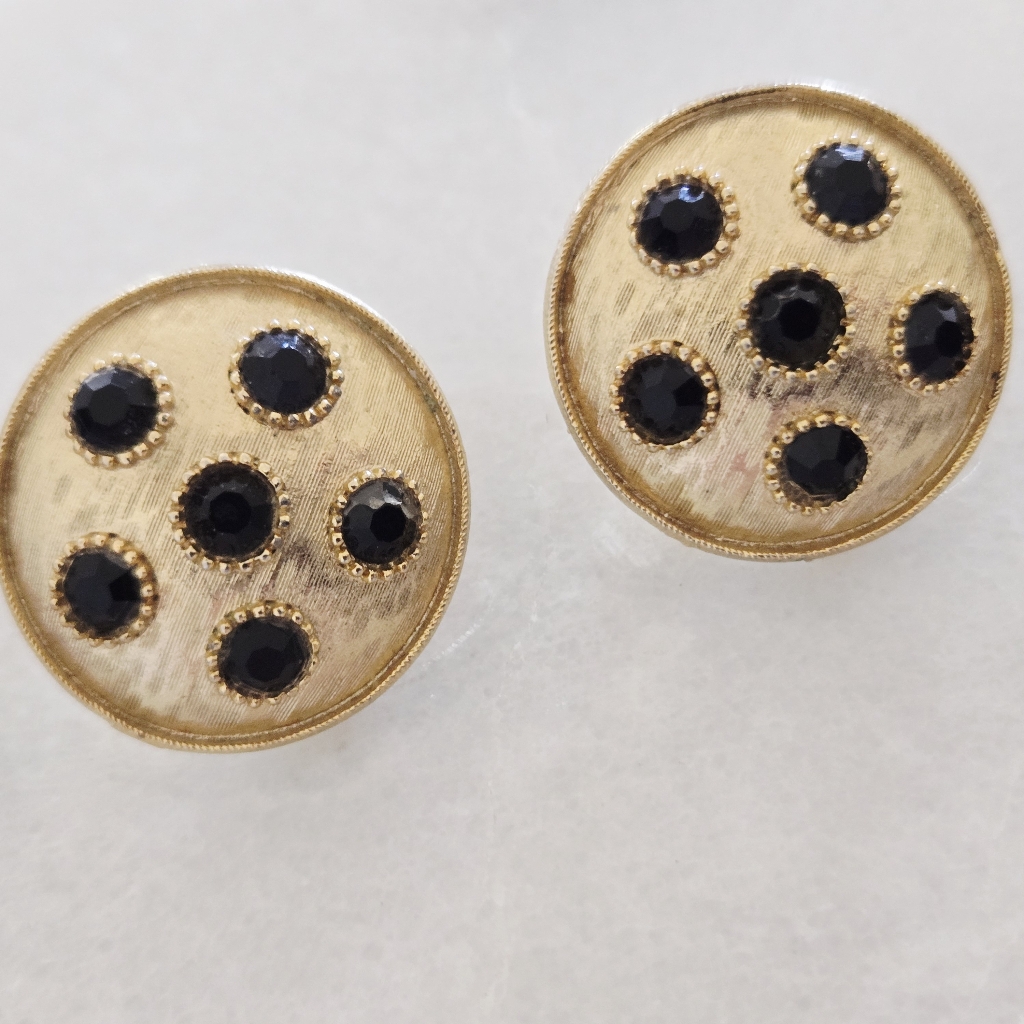 Vintage Screwback Lisner Gold Tone Earrings With Black Rhinestones 29$